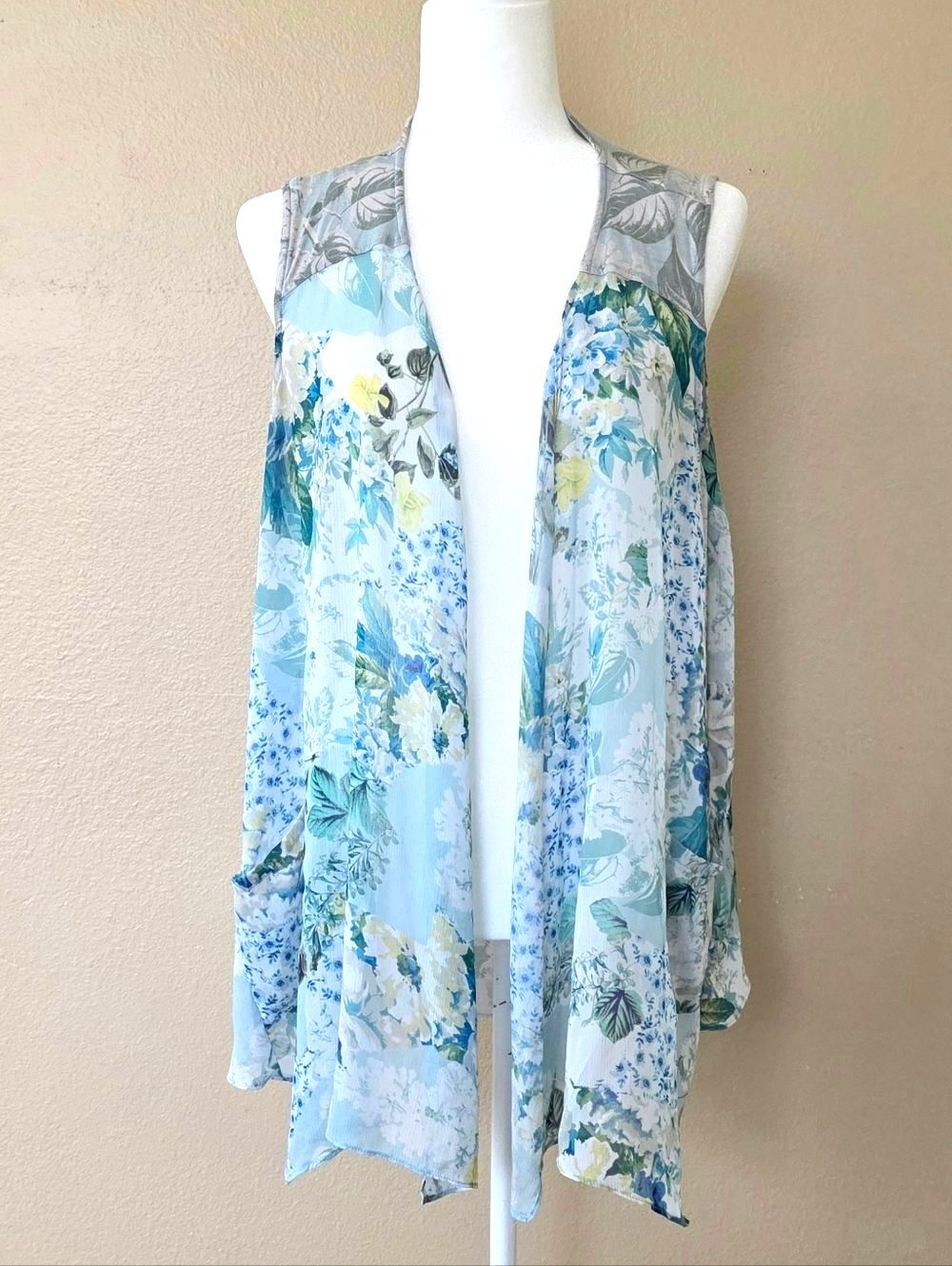 LOGO Lori Goldstein Blue Floral Open Front Vest - Size Small